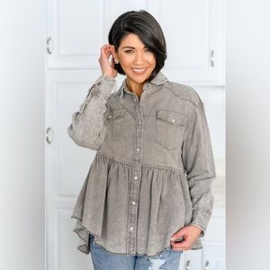 Earl Grey Button Up Long Sleeve Top Pearl Snap Shacket Medium NWT